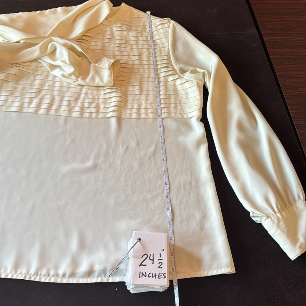 Vintage Soft Ivory Cream Tie Front Blouse - 8 Petite - Picture 13 of 14